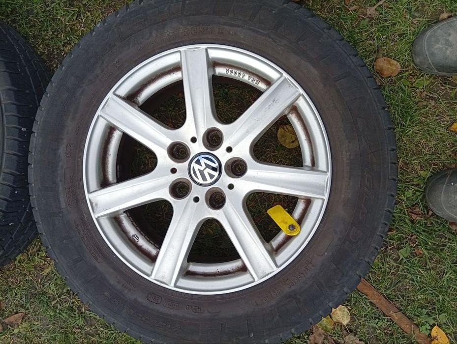 Колеса диски Volkswagen T5/T6 літня резина 215/66r16c