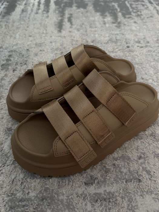 UGG w goldenglow slide
