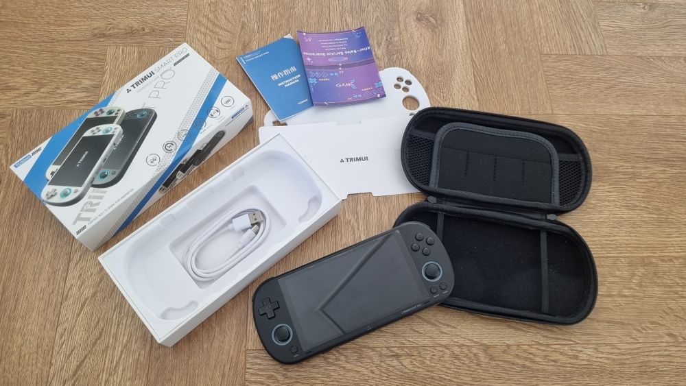 Konsola Trimui Smart Pro 128GB. Jak nowa