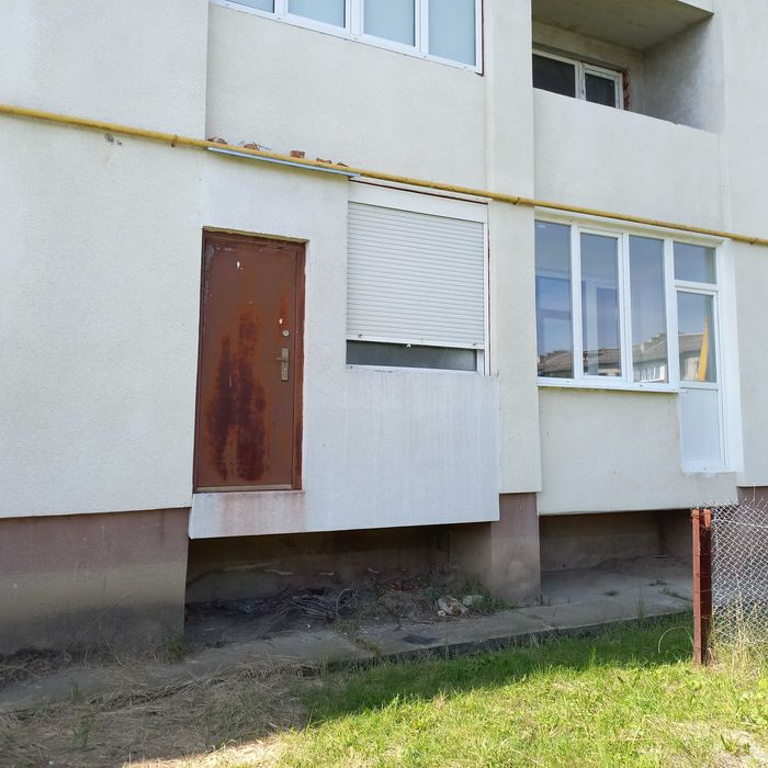 Продам трикімнатну квартиру с.Ралівка