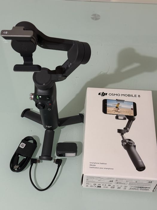 Dji Osmo Mobile 8 como novo, na garantia. Pack de acompanhamento avançado.