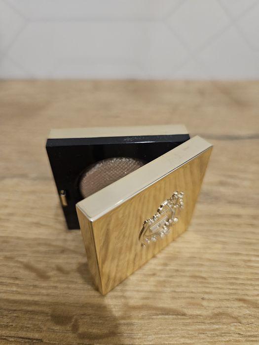 Bobbi Brown Moonstone