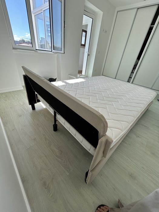 Cama de casal com colchão
