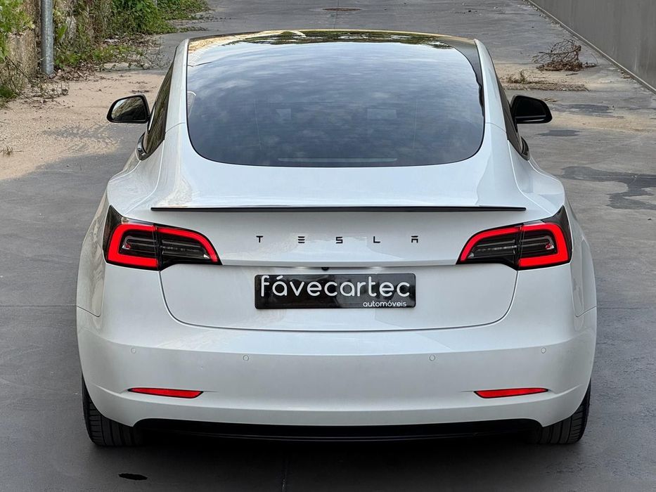 Tesla Model 3 Tração Traseira
