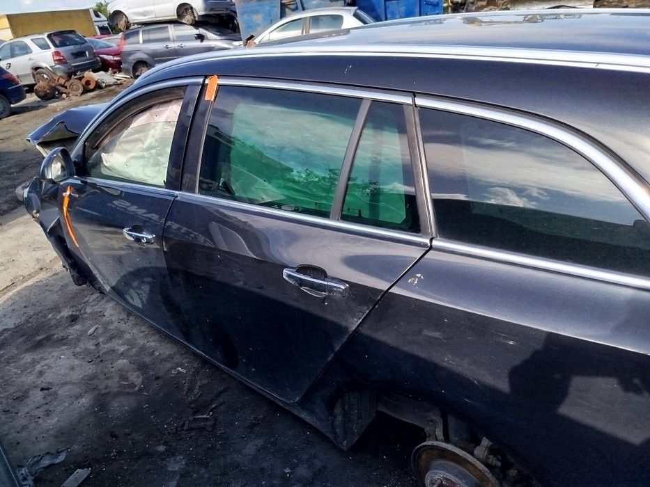 Insignia A kombi Z22C drzwi kompletne stan bdb wysyłka