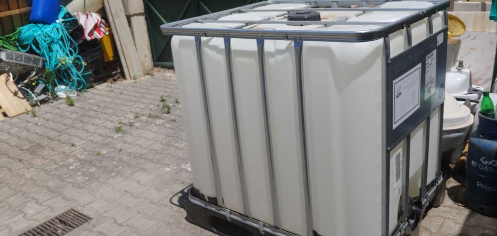 Cubo mil litros. 4 de duzentos