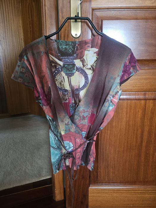 Blusa trespasse em bico