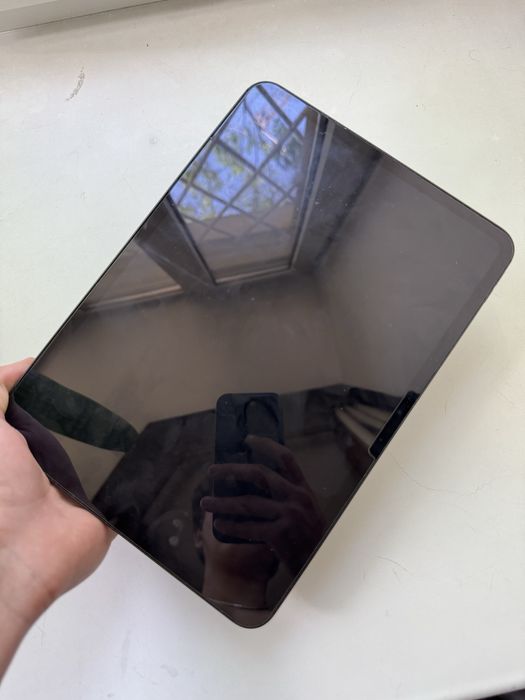 LIKE NEW!!! Ipad m4 pro
