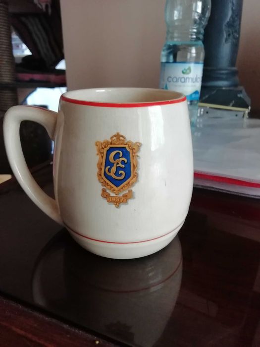 canecas muito antigas louça sacavem comemoração coroação reis