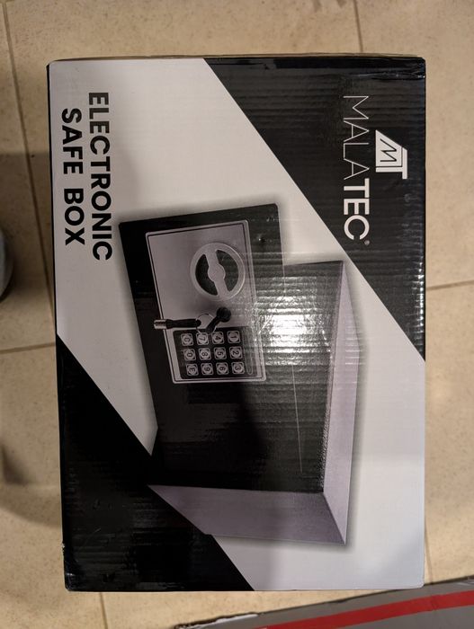 електронний сейф Malatec Electronic Safe Box (модель 22627).