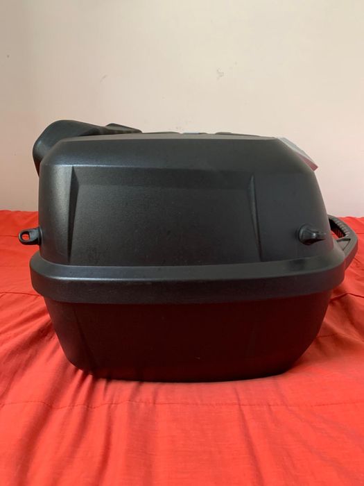 Продам центральний кофр Givi E43