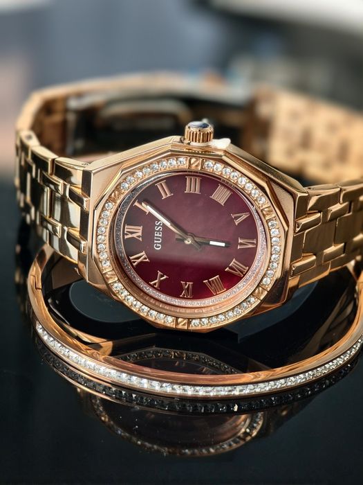Жіночий годинник Guess