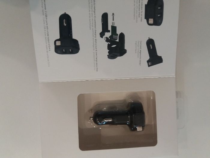 Ładowarka samochodowa uniwersalna Xqisit 6A Dual USB + iPhone