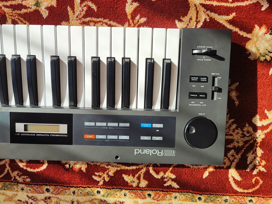 Roland Alpha Juno 1