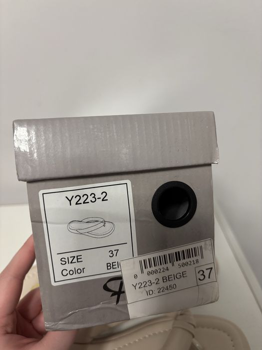 Beżowe nowe klapki Japonki eleganckie damskie r. 37 skóra ekologiczna