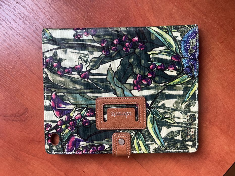 Kolorowe etui na iPad, tablet