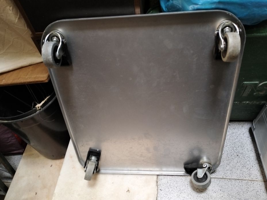 Base de transporte, com rodas