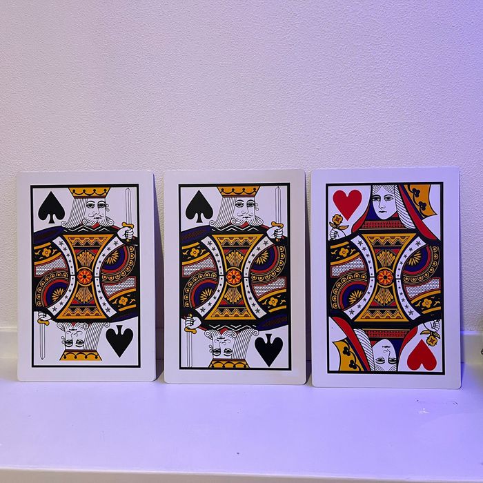 Truque de Magia - A Vermelhinha JUMBO / Find the Lady JUMBO