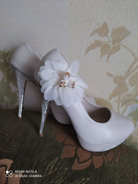 Туфлі жіночі весільні,святкові