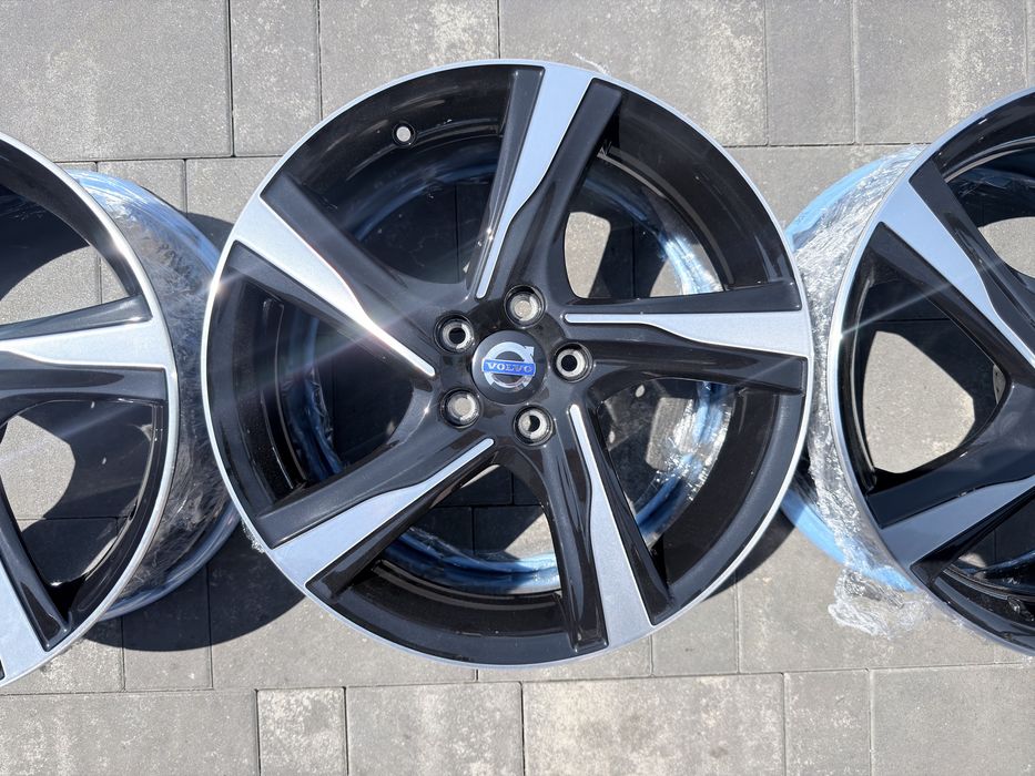5x108 18 Volvo R- design V60 Xc60 xc40 v40  swieżo  po regeneracji