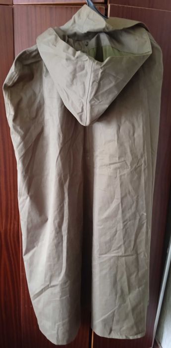 Плащ від вітру та дощу