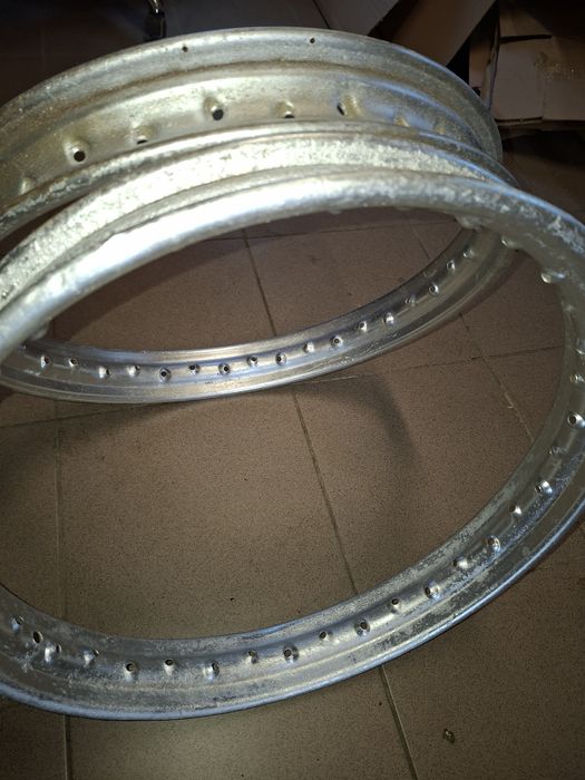 Ladne proste obrecze rawki 3.00-18" wsk 125,175 shl m11 m17 gazela