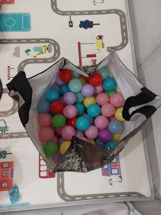 Parque infantil uradis como novo