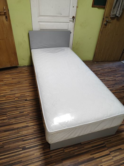 Łóżko pojedyńcze