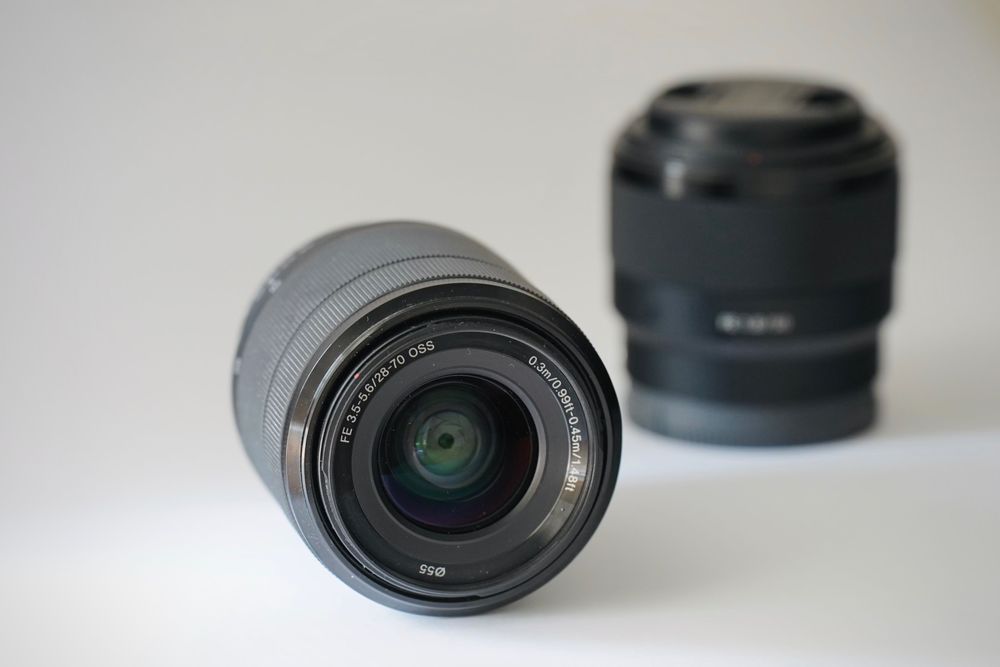 Duas lentes para Sony E mount