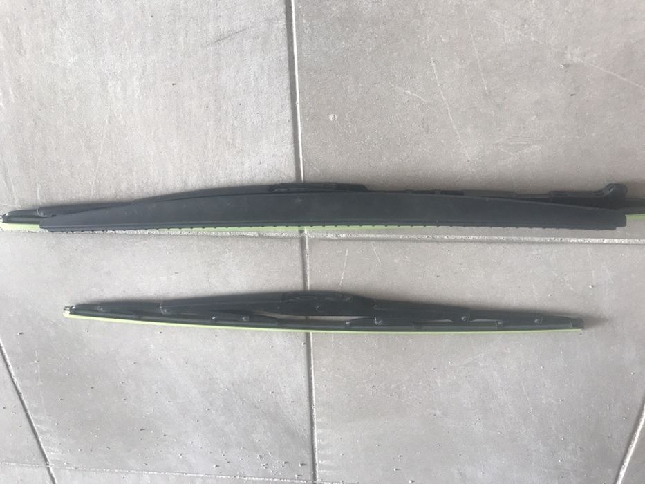 Escovas limpa vidros carro