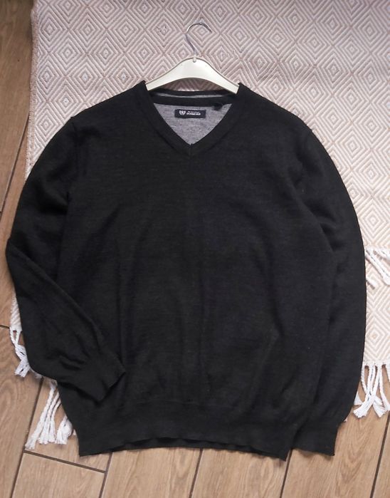 Темно-сірий вовняний джемпер, светр. Розмір м.