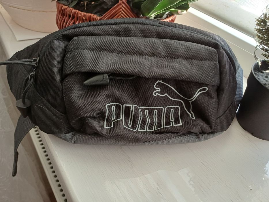 Бананка фірми Puma.