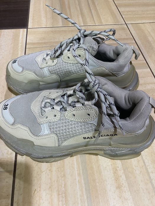 Продам кроссовки Balenciaga