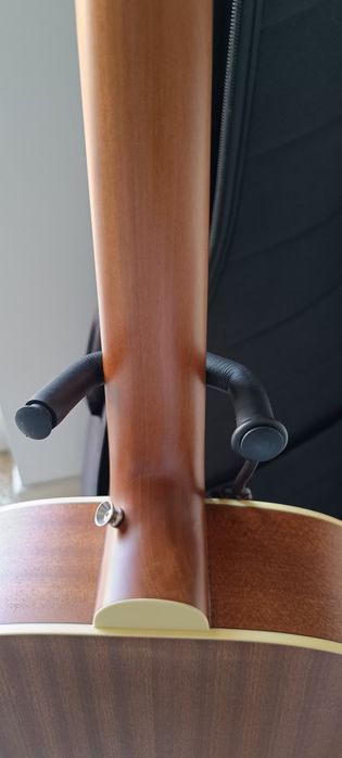 Guitarra Acústica Guild OM240E