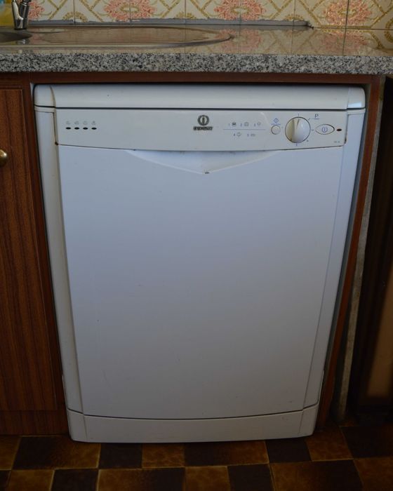 Maquina de lavar loiça Indesit
