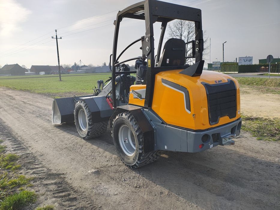 Ładowarka Giant G2700 x-tra rok 2022 tylko 590mtg