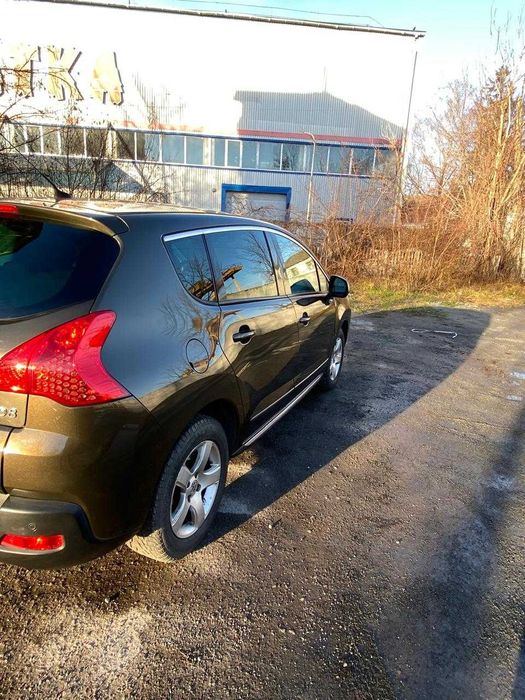 Продаю власне автомобіль Peugeot 3008    2009
