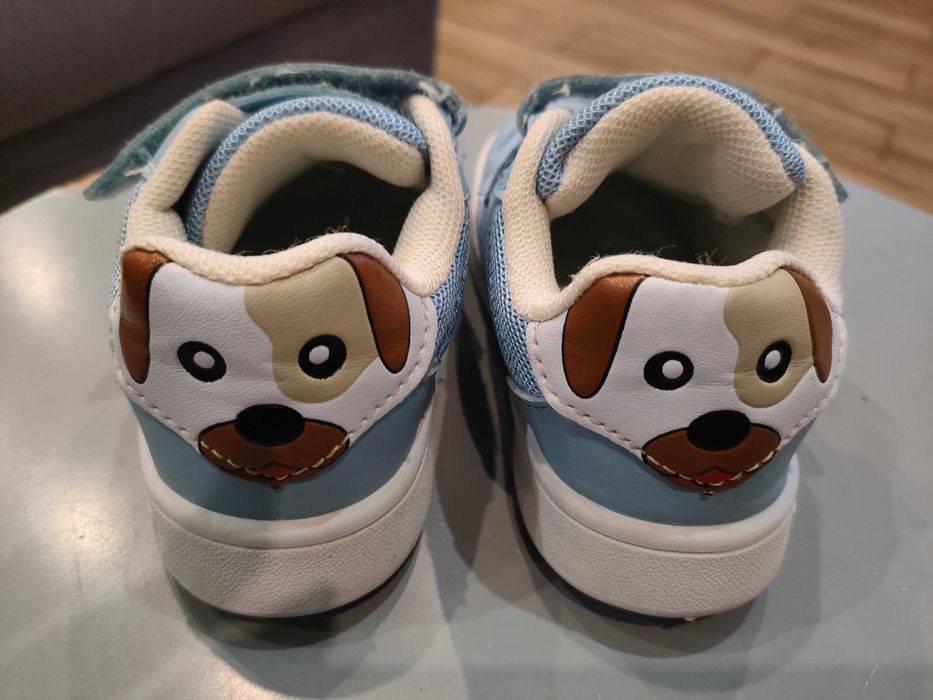 Buty sportowe dla chłopca Rozm.22