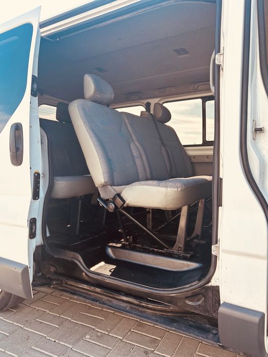 Renault Trafić 1.9 Diesel na 9 osób