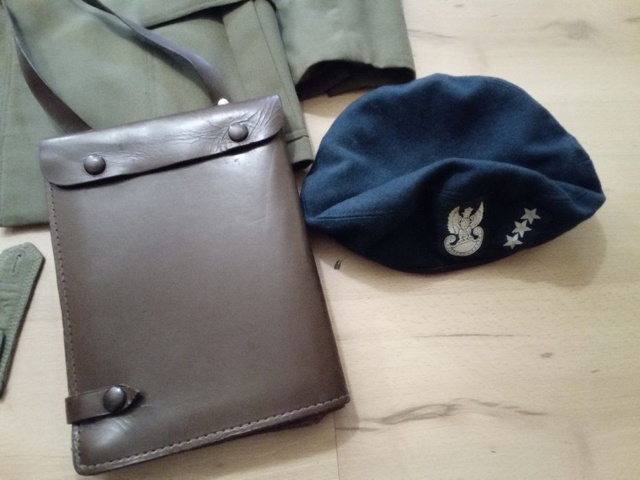 Mundur chorążego WP, raportówka, mapnik, beret