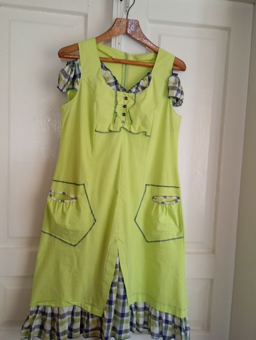 Халати ,плаття жіночі.