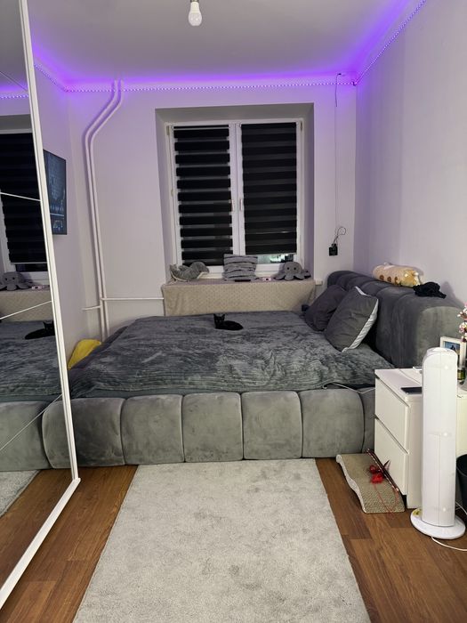 Tapicerowane Łóżko 180x200 z metalowym stelazem