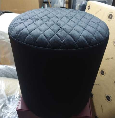 Pufe de veludo preto HOUSE NORDIC