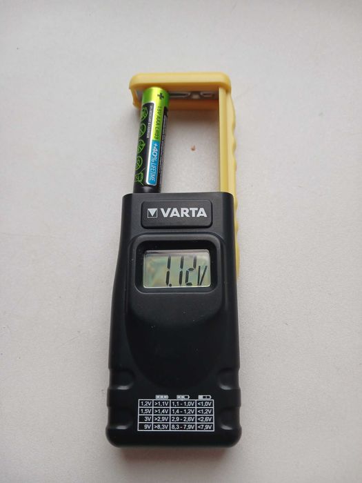 Цифровий тестер батарейок VARTA LCD Digital Battery Tester 891