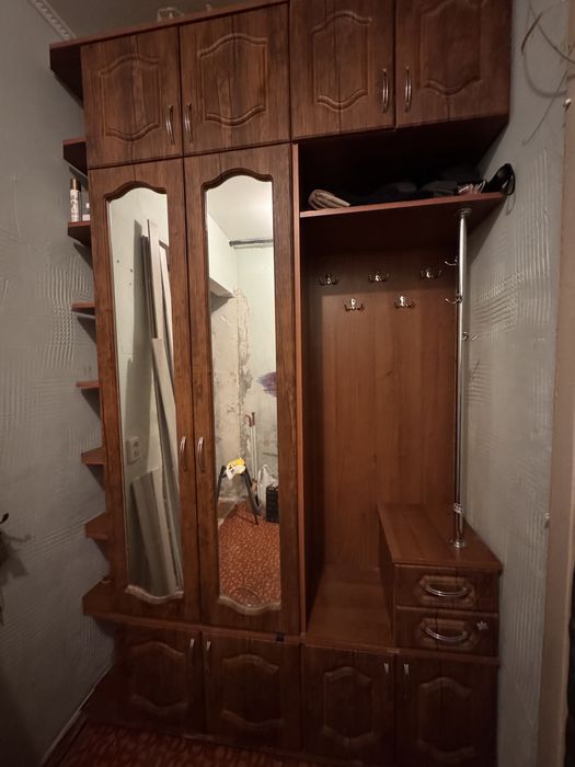 Продам прихожую б/у