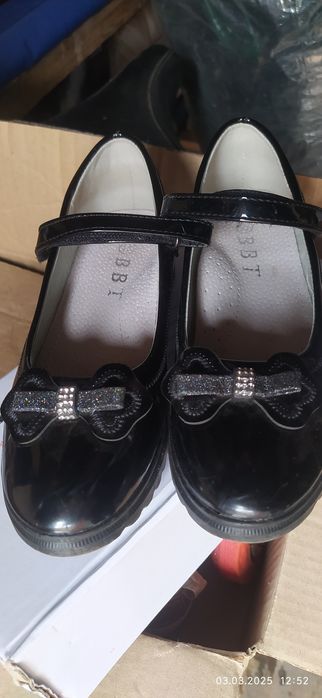 Туфельки для дівчинки