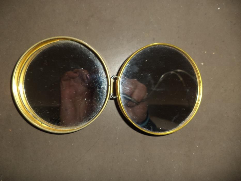 Espelhos pequenos