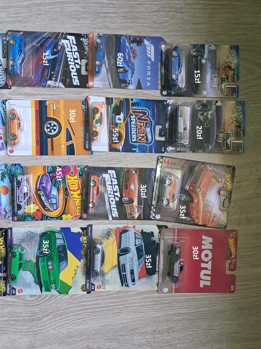 samochodziki hotwheels