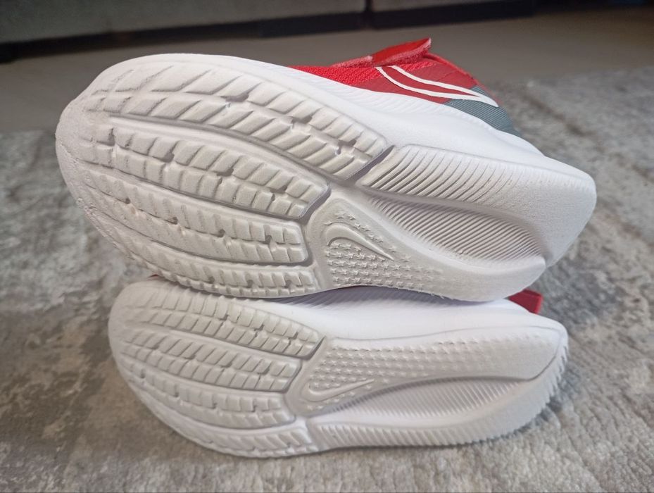 Кросівки NIKE Starrunner 3 23,5р 14,5см