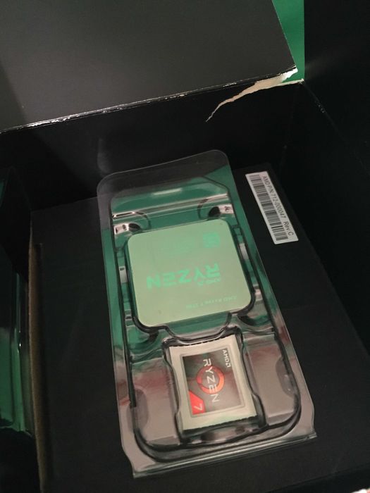 CPU AMD Ryzen 7 2700 como novo (+ caixa + cooler original)